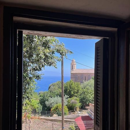 Charmant Duplex Au Coeur De Cargese Vue Mer Luaran gambar