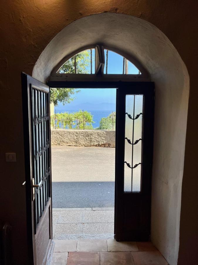 Charmant Duplex Au Coeur De Cargese Vue Mer Luaran gambar