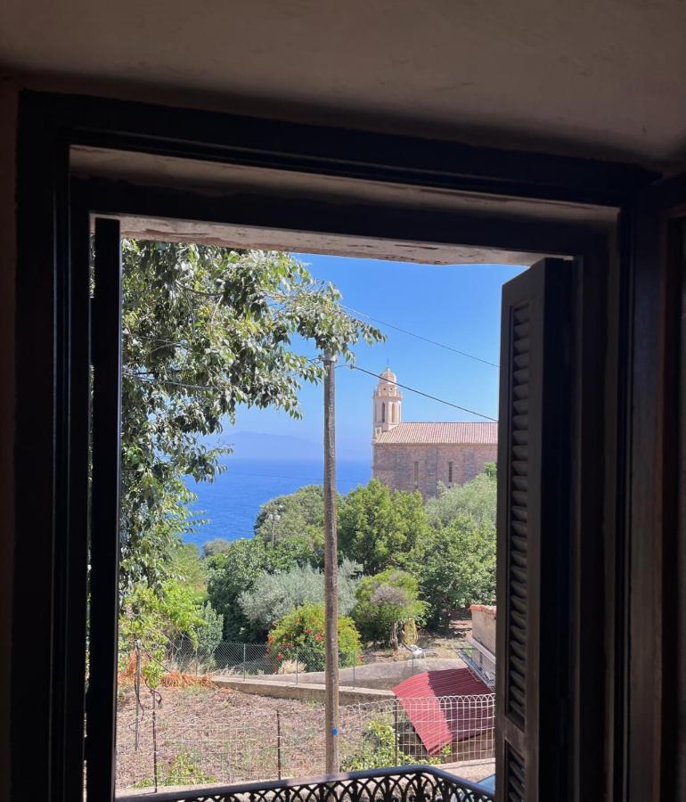 Charmant Duplex Au Coeur De Cargese Vue Mer Luaran gambar